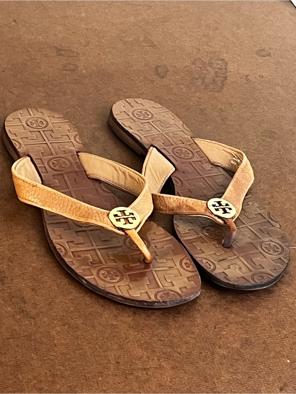 Authentic Tory Burch Thora flat leather flip-flop sandals Women’s Size 7